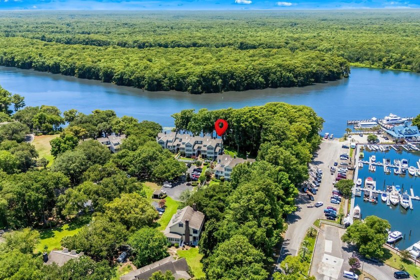 Experience luxury Lowcountry living from this exceptional - photo 6