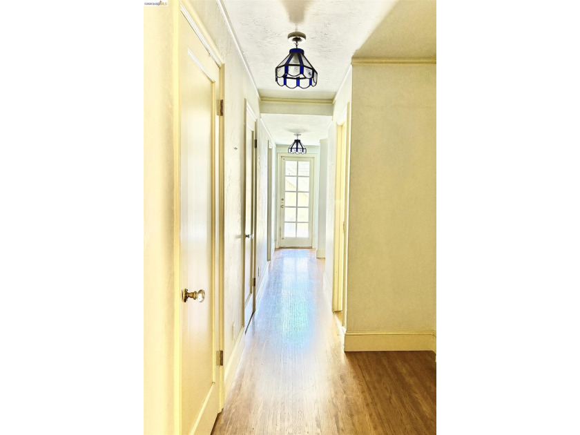 The Ultimate Luxury Canvas: Panoramic Bay Views &amp; Timeless - photo 24
