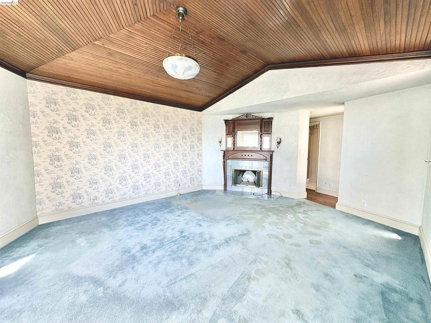 The Ultimate Luxury Canvas: Panoramic Bay Views &amp; Timeless - photo 26