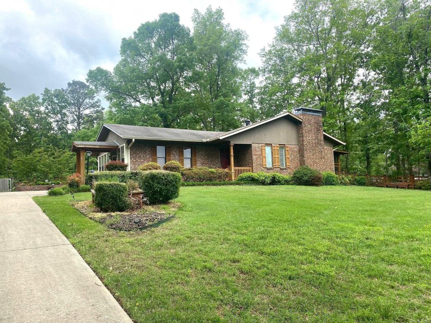 NEW ROOF AS OF FEB 17, 2025!!!!This beautiful Lakeview home is - photo 2