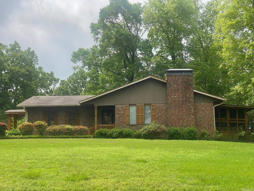 NEW ROOF AS OF FEB 17, 2025!!!!This beautiful Lakeview home is - photo 6