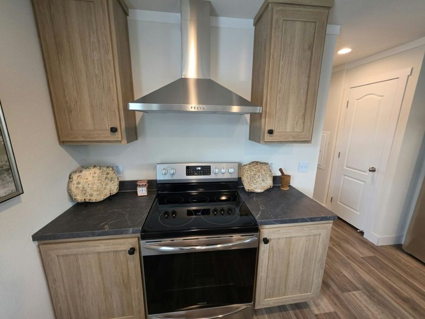 Model Home Closeout - Act Fast! Limited Inventory. Unbeatable - photo 14