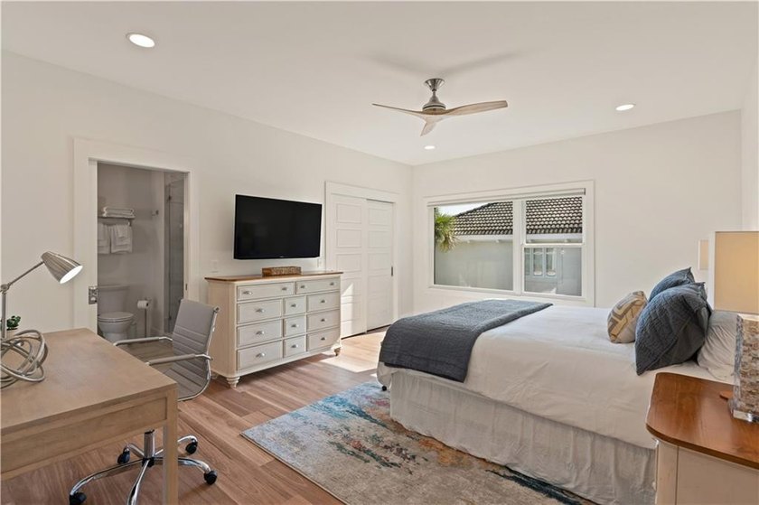 Located in the heart of St. Simons Island's coveted South end - photo 18
