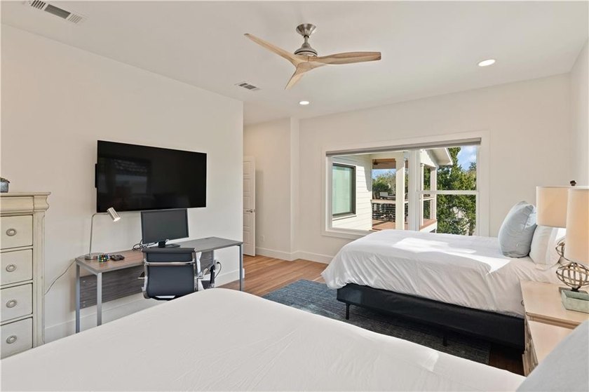 Located in the heart of St. Simons Island's coveted South end - photo 23