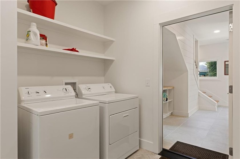 Located in the heart of St. Simons Island's coveted South end - photo 27