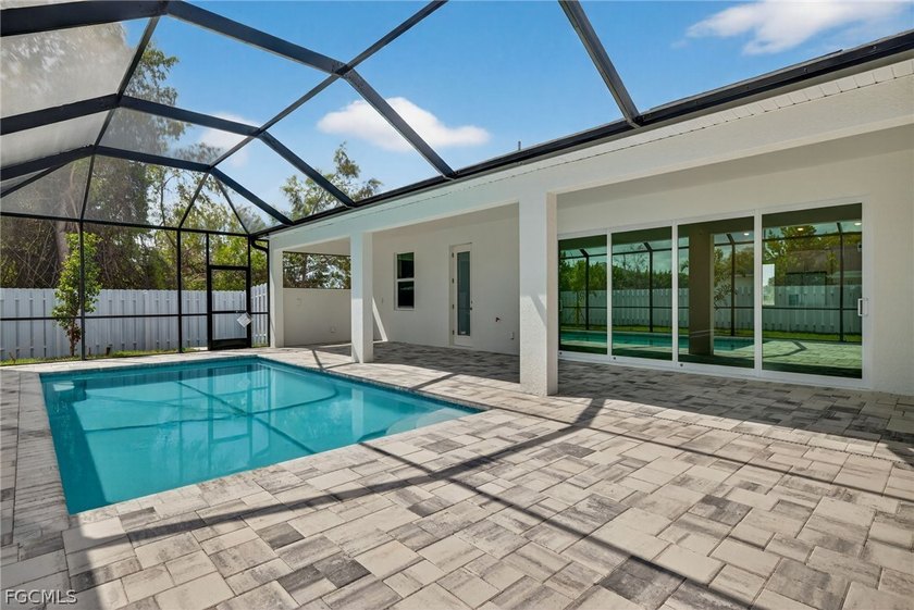 NOT IN A FLOOD ZONE | HURRICANE IMPACT WINDOWS &amp; SLIDERS | - photo 33