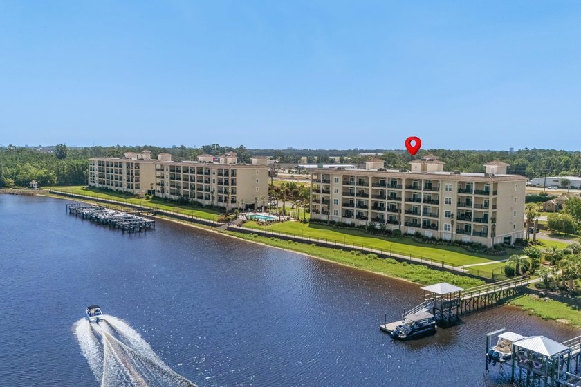 ~UPSCALE WATERFRONT LUXURY WITH A PRIVATE BOAT DOCK~ Experience - photo 3