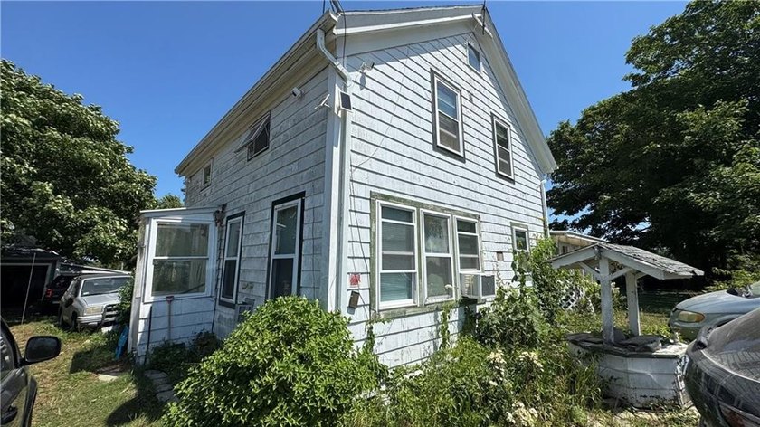 Enjoy the opportunity to own a vacation home on beautiful Block - photo 3