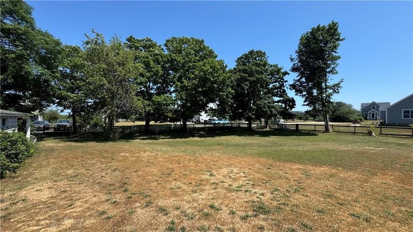 Enjoy the opportunity to own a vacation home on beautiful Block - photo 8