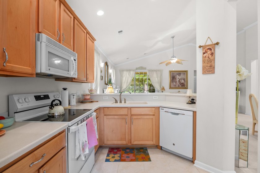 OPEN HOUSE SATURDAY 12 - 2 PM. Welcome to 845 Laquinta Loop, a - photo 10