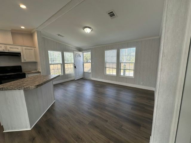 Own your own 2 bed/2 bath home! Make an appointment now to see - photo 4
