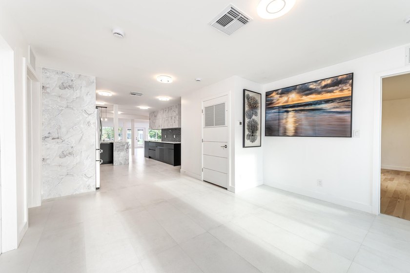 Million-dollar view on an exquisite home featuring 4 en-suite - photo 2