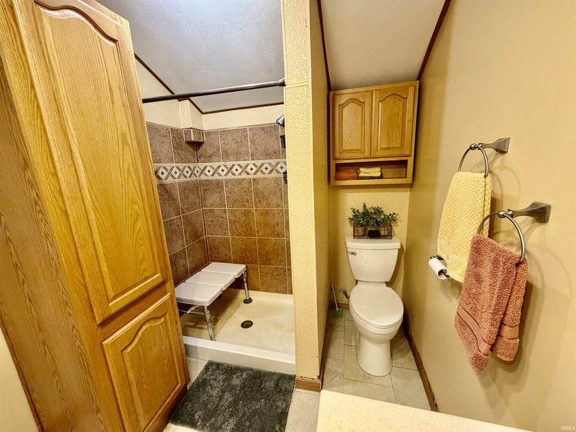 Welcome to this beautifully updated 1-bedroom, 1-bath cottage - photo 14