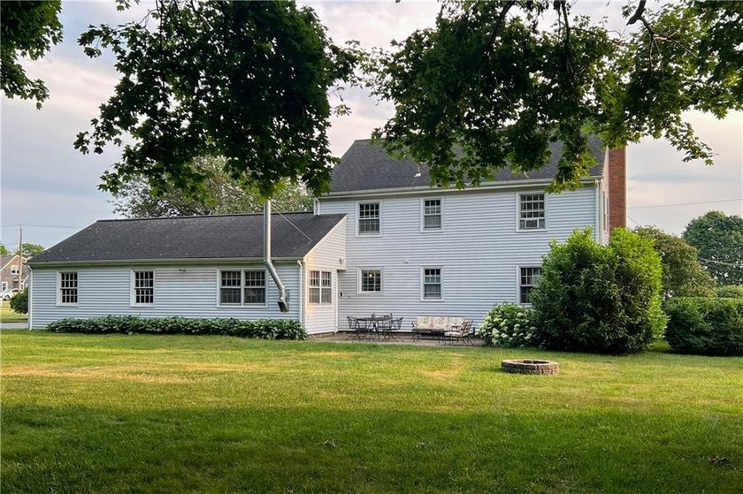 Welcome to the desirable Slate Hill Farm neighborhood. This - photo 7