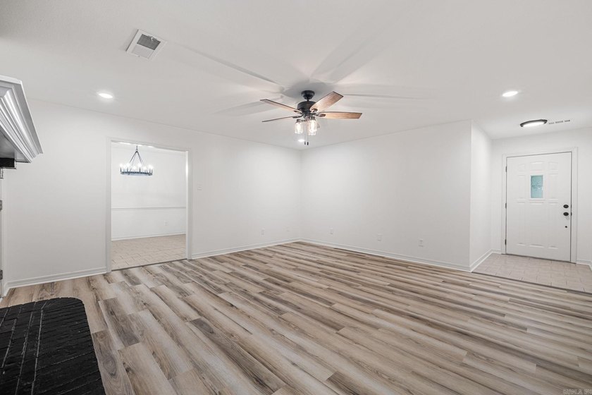 Beautifully remodeled 3 bedroom, 2 bathroom home offering 1,571 - photo 6