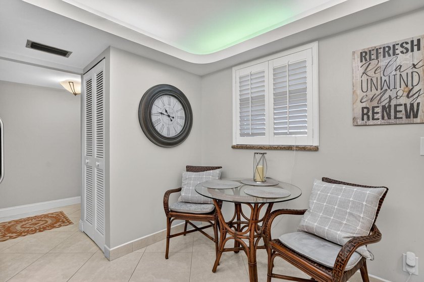 Completely renovated and move in ready 2/2 + den, could easily - photo 20
