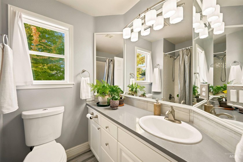 Inviting Lexington Hills home nestled on a quiet cul-de-sac - photo 31