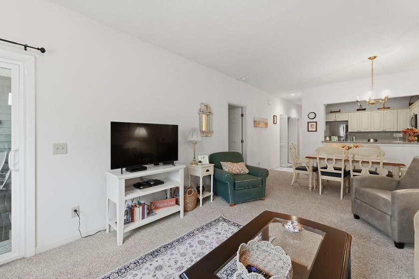 Welcome to Canterbury Court, where coastal convenience, spacious - photo 7