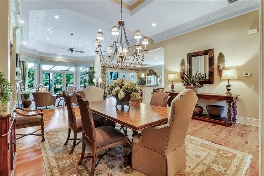 Step into perfection - size, style, and layout all come together - photo 11
