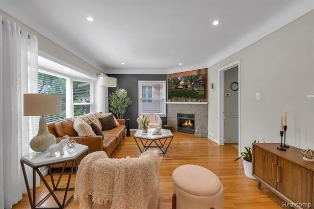 Beautifully renovated ranch located in the heart of Pleasant - photo 11