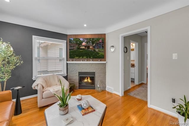 Beautifully renovated ranch located in the heart of Pleasant - photo 13