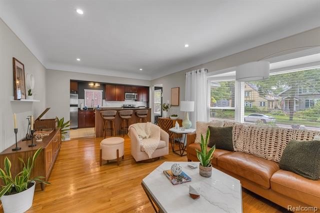 Beautifully renovated ranch located in the heart of Pleasant - photo 14