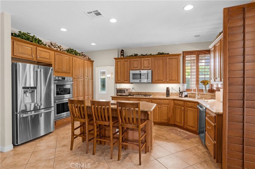 Amazing Lake &amp; Golf Course Views! Located on a quiet cul-de-sac - photo 18