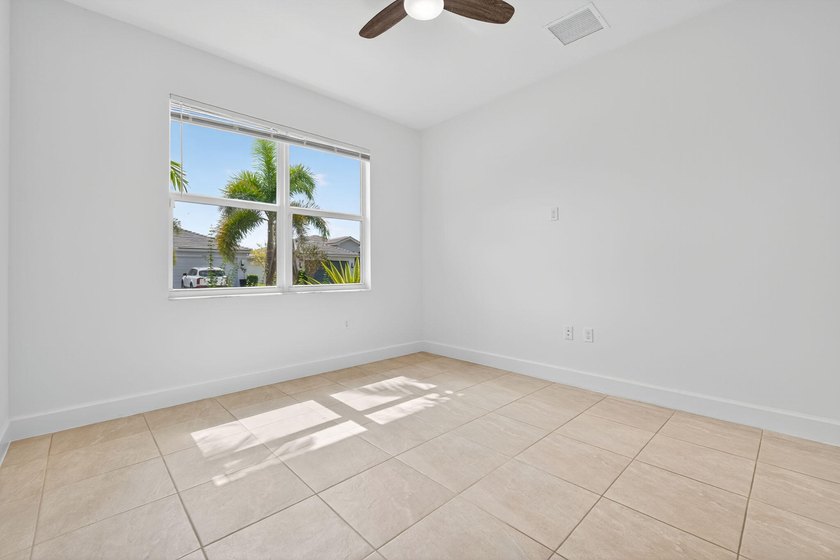 Live the resort lifestyle in **Valencia Grove at Riverland** - photo 18