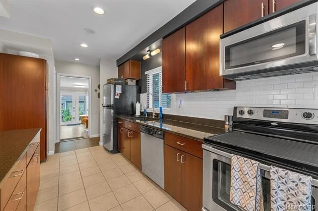 Beautifully renovated ranch located in the heart of Pleasant - photo 19