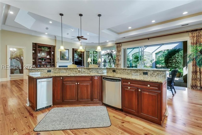 Step into perfection - size, style, and layout all come together - photo 25