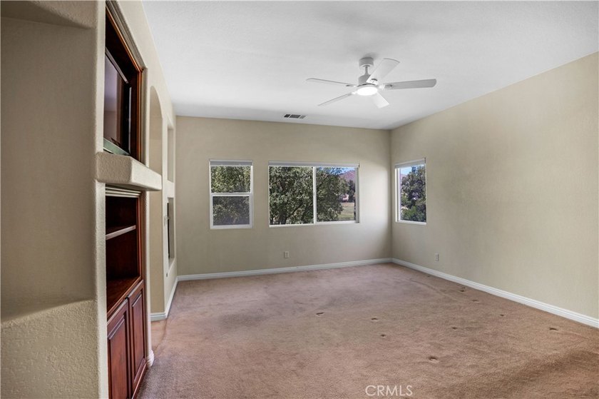 Amazing Lake &amp; Golf Course Views! Located on a quiet cul-de-sac - photo 28