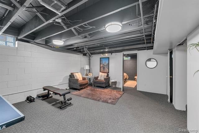 Beautifully renovated ranch located in the heart of Pleasant - photo 28