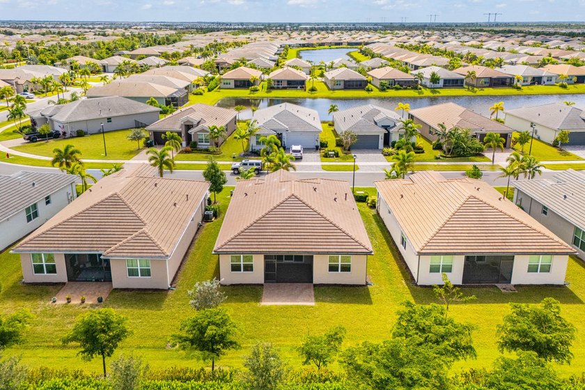 Live the resort lifestyle in **Valencia Grove at Riverland** - photo 32