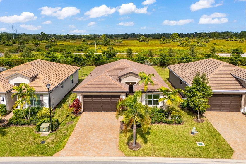 Live the resort lifestyle in **Valencia Grove at Riverland** - photo 33