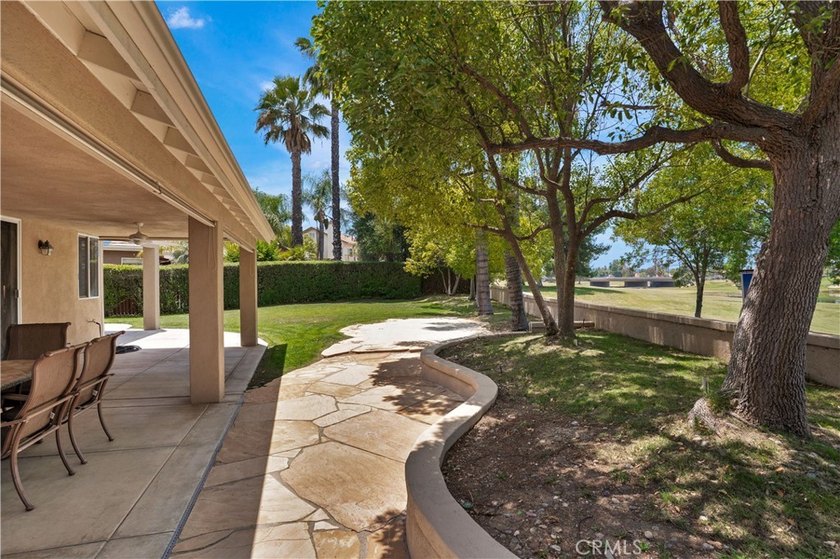 Amazing Lake &amp; Golf Course Views! Located on a quiet cul-de-sac - photo 46