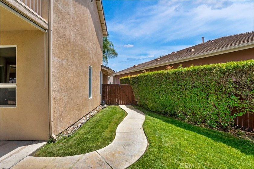 Amazing Lake &amp; Golf Course Views! Located on a quiet cul-de-sac - photo 48