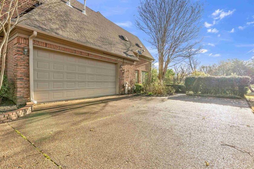 Golf Course lot in Desirable Neighborhood of Halle Plantation in - photo 6