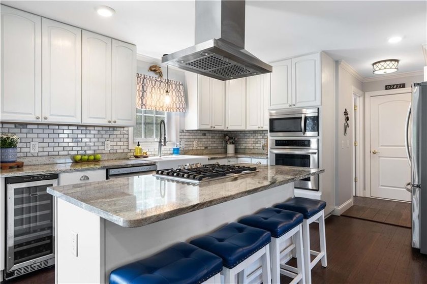Welcome to 55 Sloop Drive, a beautifully maintained Colonial - photo 5