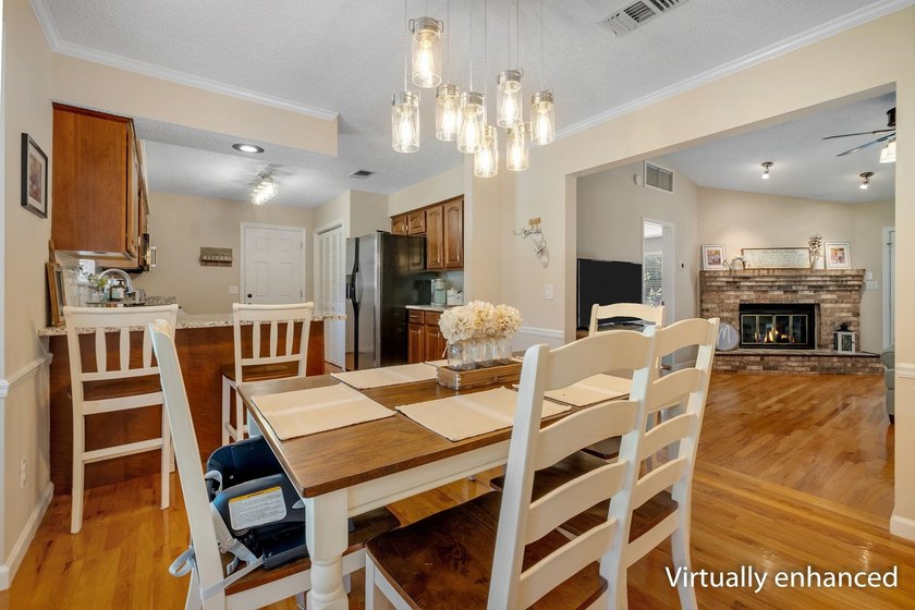 Beautiful, move-in ready NE home with a POOL! Open concept - photo 13