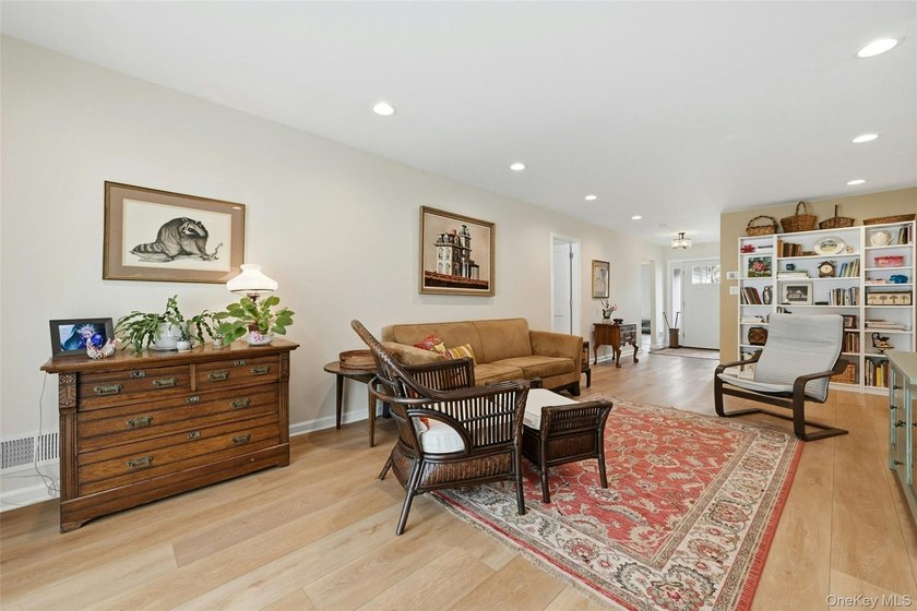 Enjoy maintenance-free luxury in the highly desirable Fairfield - photo 6