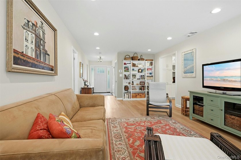 Enjoy maintenance-free luxury in the highly desirable Fairfield - photo 7