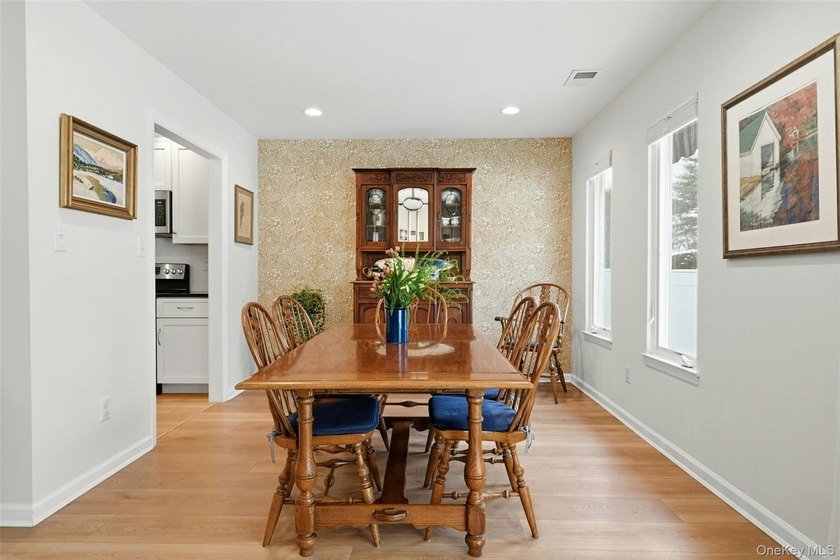 Enjoy maintenance-free luxury in the highly desirable Fairfield - photo 8