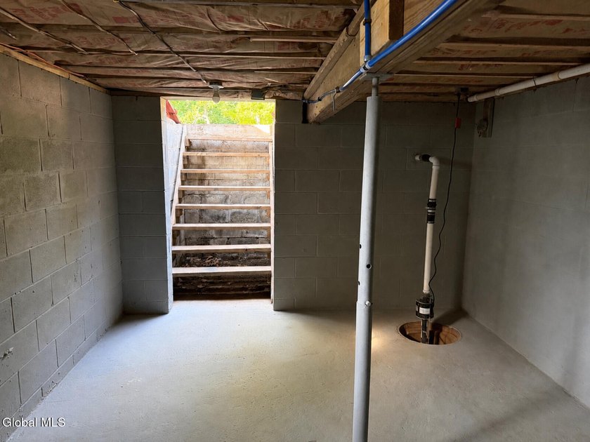 Completely Renovated 2-Bedroom Home on 1.2 Acres Move right into - photo 30