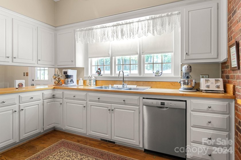 This beautifully maintained home on a lovely, private lot is - photo 25