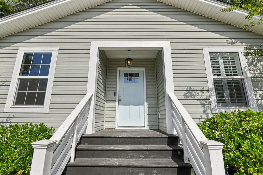 Welcome to this beautiful home in the heart of West Ashley - photo 4