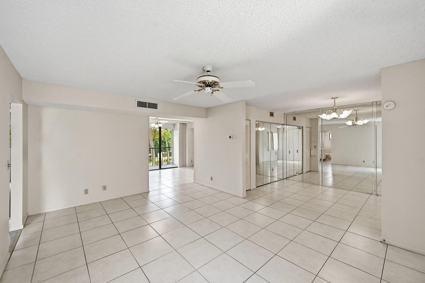Spacious 2-bedroom, 2-bath corner unit located on the second - photo 6
