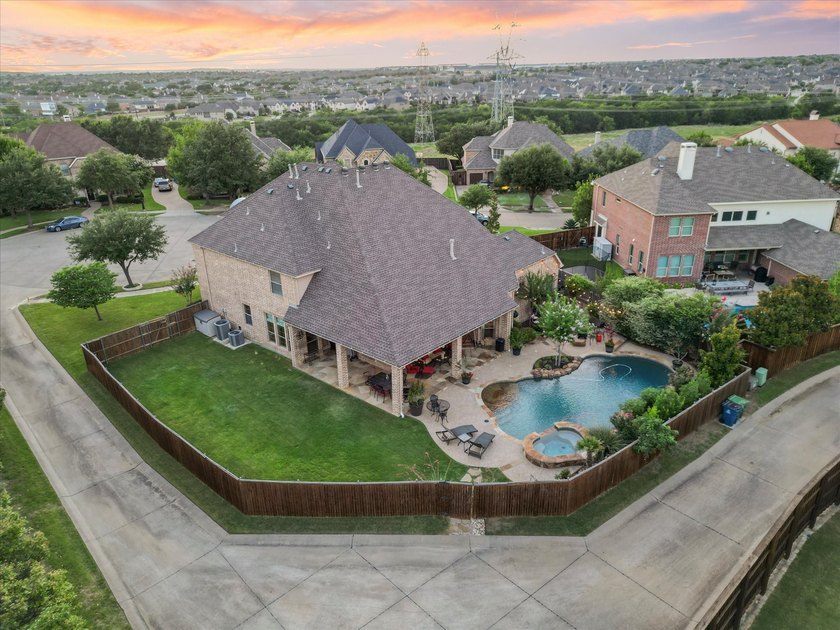 Rare find! Own one of the best lots in the main Castle Hills! - photo 4