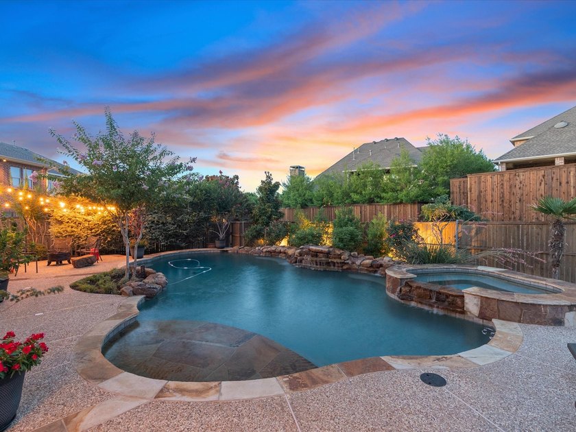 Rare find! Own one of the best lots in the main Castle Hills! - photo 5