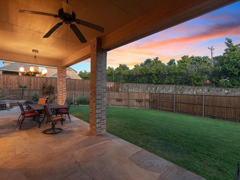 Rare find! Own one of the best lots in the main Castle Hills! - photo 8