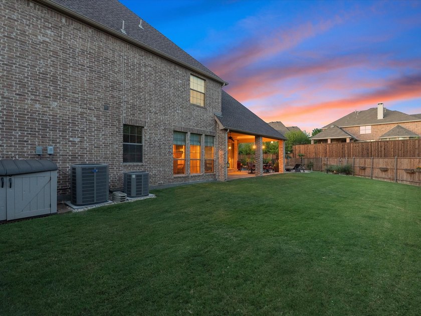 Rare find! Own one of the best lots in the main Castle Hills! - photo 9